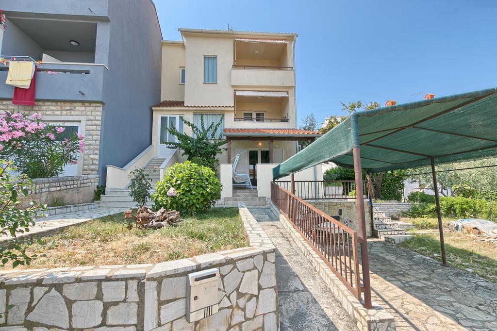 Apartments Veruda Porat Пула Экстерьер фото